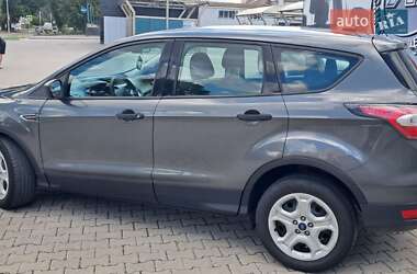 Внедорожник / Кроссовер Ford Escape 2017 в 