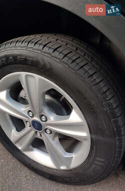 Внедорожник / Кроссовер Ford Escape 2013 в 