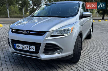 Внедорожник / Кроссовер Ford Escape 2015 в 