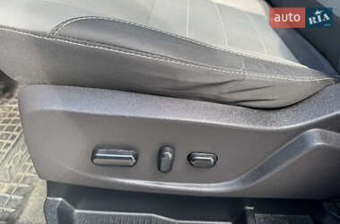 Внедорожник / Кроссовер Ford Escape 2015 в 
