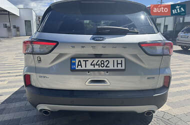 Внедорожник / Кроссовер Ford Escape 2021 в 