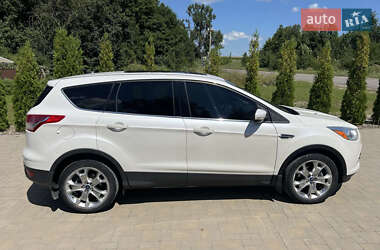 Внедорожник / Кроссовер Ford Escape 2012 в 