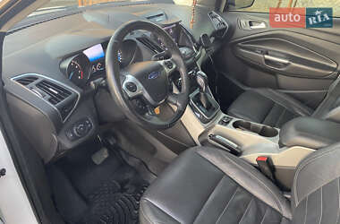 Внедорожник / Кроссовер Ford Escape 2012 в 