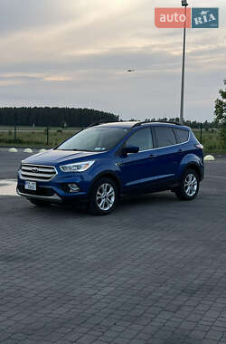 Внедорожник / Кроссовер Ford Escape 2018 в Радивилове