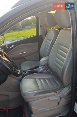 Внедорожник / Кроссовер Ford Escape 2012 в 
