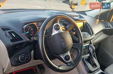 Внедорожник / Кроссовер Ford Escape 2012 в 