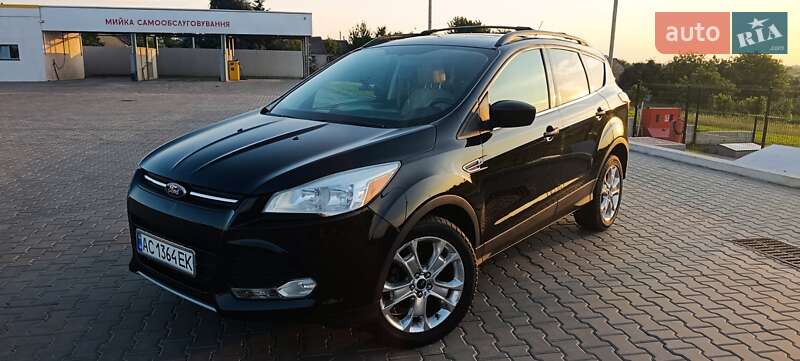 Внедорожник / Кроссовер Ford Escape 2012 в 