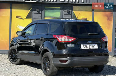 Внедорожник / Кроссовер Ford Escape 2016 в 