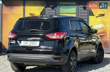 Внедорожник / Кроссовер Ford Escape 2016 в 