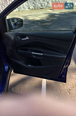 Внедорожник / Кроссовер Ford Escape 2014 в 