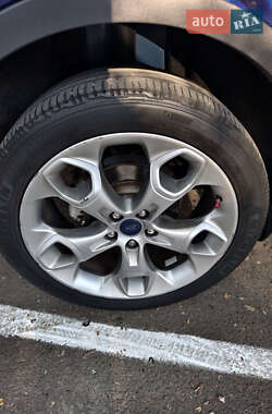 Внедорожник / Кроссовер Ford Escape 2014 в 