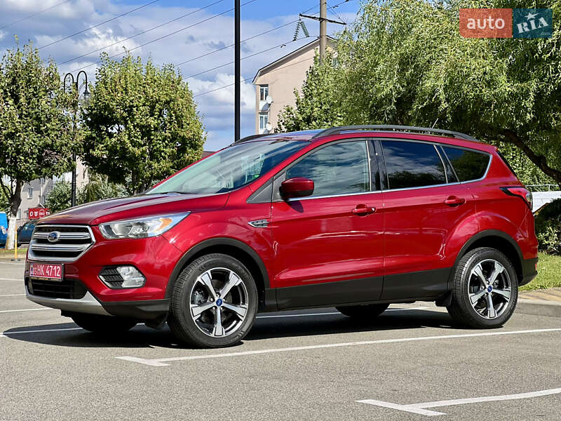 Внедорожник / Кроссовер Ford Escape 2018 в Киеве