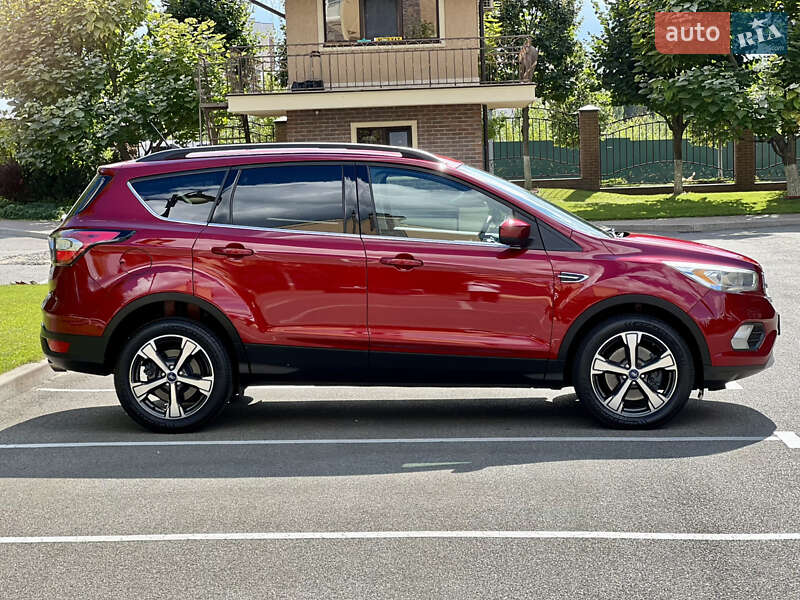 Внедорожник / Кроссовер Ford Escape 2018 в Киеве