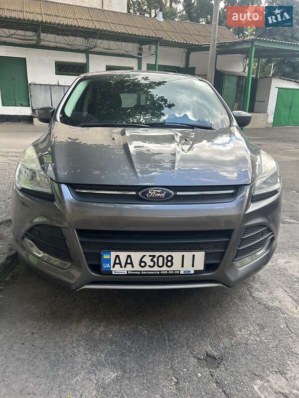 Внедорожник / Кроссовер Ford Escape 2013 в 