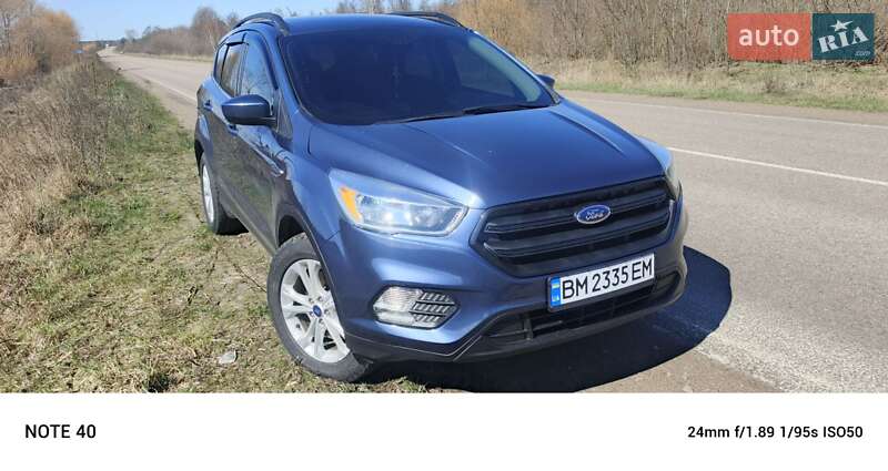 Внедорожник / Кроссовер Ford Escape 2017 в 