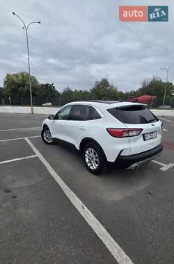 Внедорожник / Кроссовер Ford Escape 2020 в 