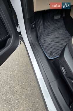 Внедорожник / Кроссовер Ford Escape 2020 в 