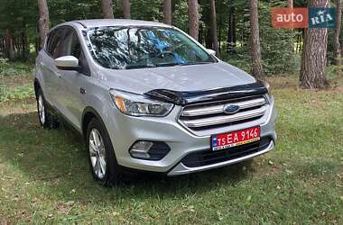 Внедорожник / Кроссовер Ford Escape 2019 в 