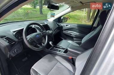 Внедорожник / Кроссовер Ford Escape 2019 в 