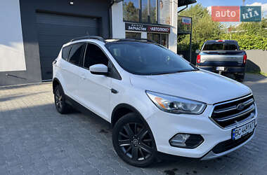 Позашляховик / Кросовер Ford Escape 2018 в Солотвині