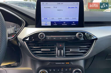 Внедорожник / Кроссовер Ford Escape 2020 в 