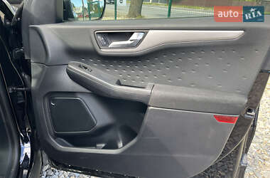 Внедорожник / Кроссовер Ford Escape 2020 в 