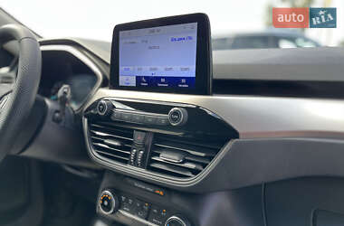 Внедорожник / Кроссовер Ford Escape 2020 в 