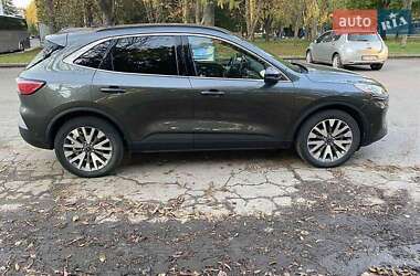 Внедорожник / Кроссовер Ford Escape 2020 в 