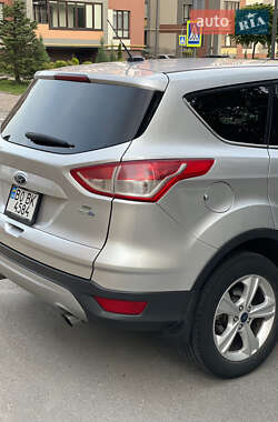Внедорожник / Кроссовер Ford Escape 2015 в 