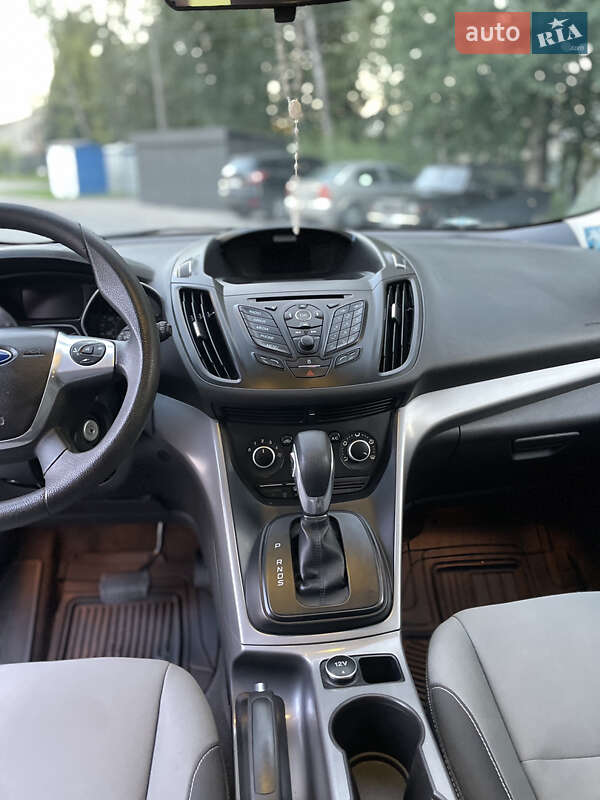 Внедорожник / Кроссовер Ford Escape 2015 в Тернополе