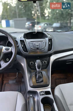 Внедорожник / Кроссовер Ford Escape 2015 в 