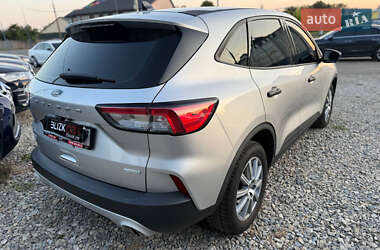 Внедорожник / Кроссовер Ford Escape 2019 в 