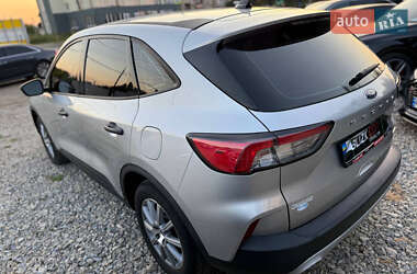 Внедорожник / Кроссовер Ford Escape 2019 в 