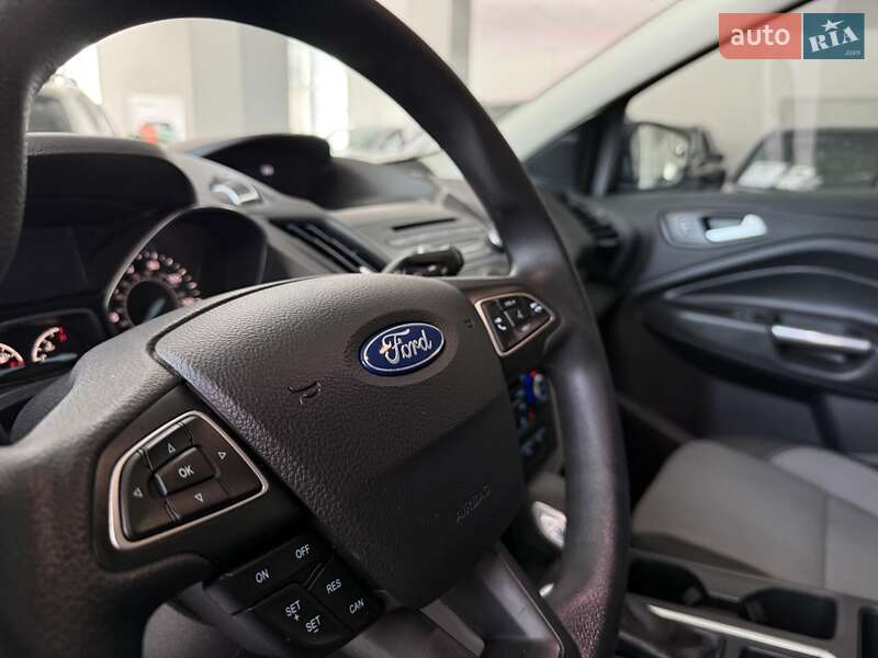 Внедорожник / Кроссовер Ford Escape 2018 в Полтаве
