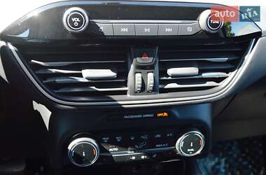 Внедорожник / Кроссовер Ford Escape 2022 в 