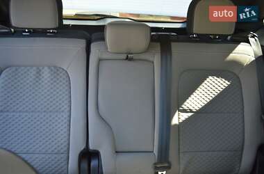 Внедорожник / Кроссовер Ford Escape 2022 в 