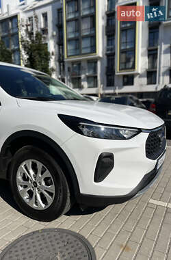Внедорожник / Кроссовер Ford Escape 2024 в 