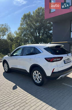 Внедорожник / Кроссовер Ford Escape 2024 в 