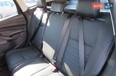 Внедорожник / Кроссовер Ford Escape 2016 в 