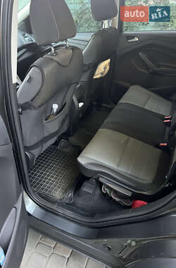 Внедорожник / Кроссовер Ford Escape 2015 в 
