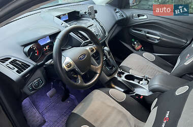 Внедорожник / Кроссовер Ford Escape 2015 в 