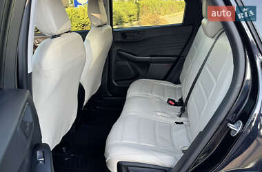 Внедорожник / Кроссовер Ford Escape 2021 в 
