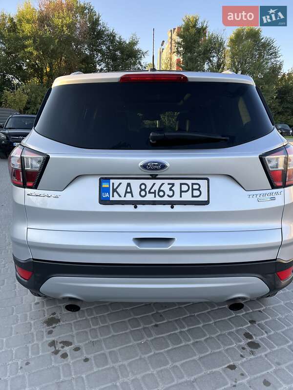 Внедорожник / Кроссовер Ford Escape 2017 в Ирпене