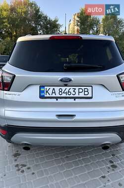 Внедорожник / Кроссовер Ford Escape 2017 в 