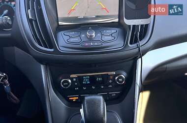 Внедорожник / Кроссовер Ford Escape 2015 в 
