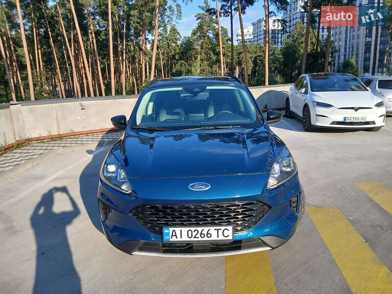 Внедорожник / Кроссовер Ford Escape 2020 в Ирпене