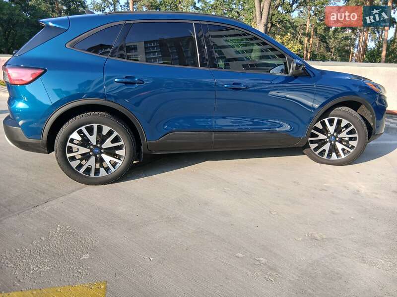 Внедорожник / Кроссовер Ford Escape 2020 в Ирпене