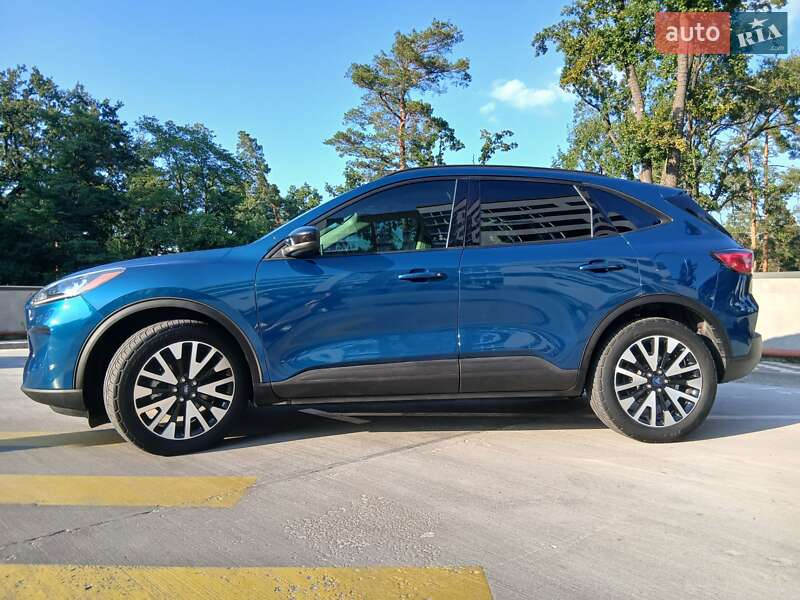 Внедорожник / Кроссовер Ford Escape 2020 в Ирпене