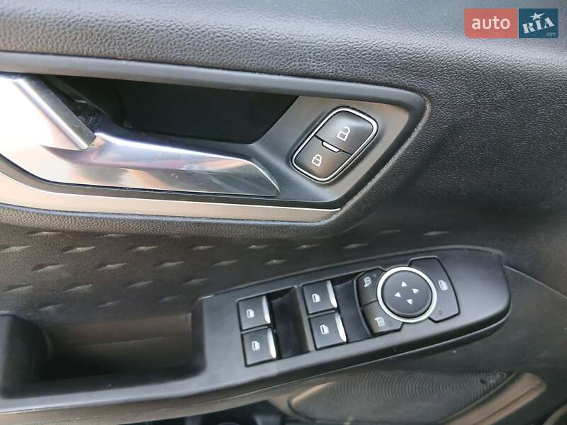 Внедорожник / Кроссовер Ford Escape 2020 в Ирпене