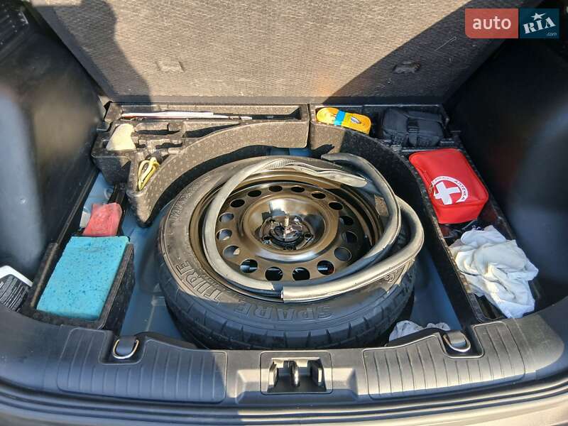 Внедорожник / Кроссовер Ford Escape 2020 в Ирпене